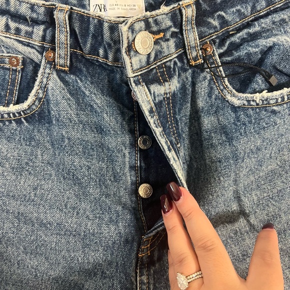 ZARA MOM FIT JEANS WITH A HIGH WAIST, NWOT - Picture 4 of 4